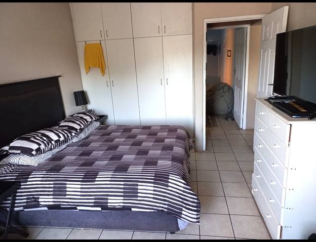 5 BEDROOM HOUSE FOR SALE IN BLUFF